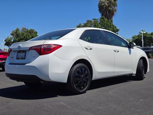 White 2018 Toyota Corolla