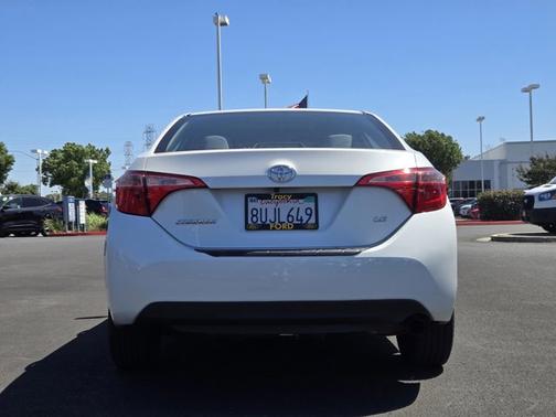 White 2018 Toyota Corolla