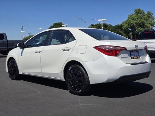 White 2018 Toyota Corolla