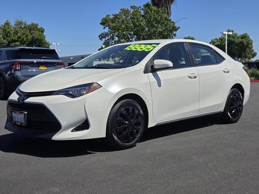 White 2018 Toyota Corolla