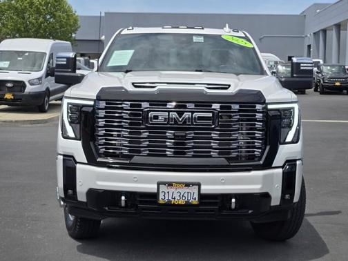 White Frost Tri-Coat 2025 GMC Sierra 1500 DENALI ULTIMATE