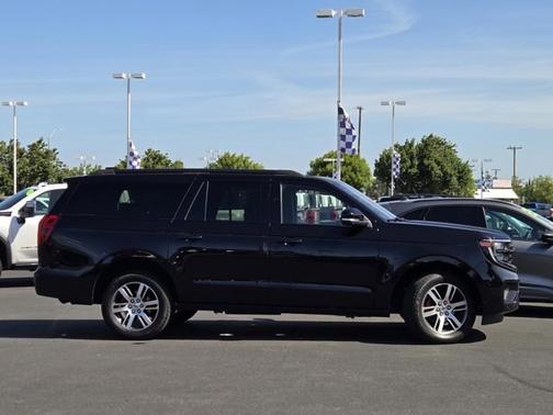 AGATE BLACK METALLIC 2025 Ford Expedition PLATINUM