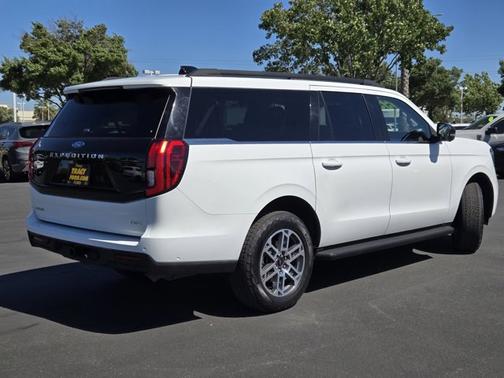 OXFORD WHITE 2025 Ford Expedition Max ACTIVE
