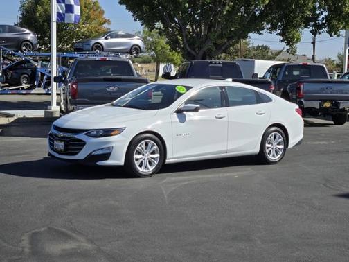 Summit White 2025 Chevrolet Malibu LT W/1LT
