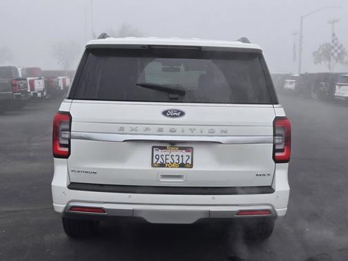 2024 Ford Expedition PLATINUM