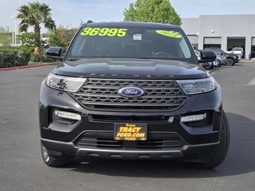 AGATE BLACK METALLIC 2024 Ford Explorer XLT
