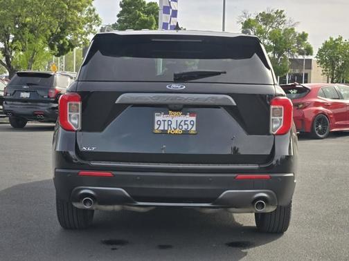 AGATE BLACK METALLIC 2024 Ford Explorer XLT
