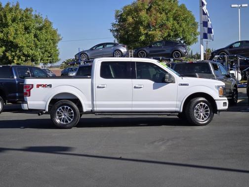 OXFORD WHITE 2020 Ford F-150 LARIAT