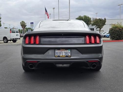 MAGNETIC METALLIC 2017 Ford Mustang V6