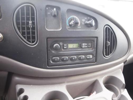 Oxford White 2000 Ford E150 E-150