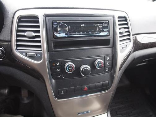 Bright Silver Metallic 2013 Jeep Grand Cherokee Laredo