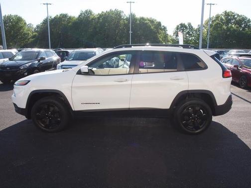 Bright White Clearcoat 2016 Jeep Cherokee Altitude