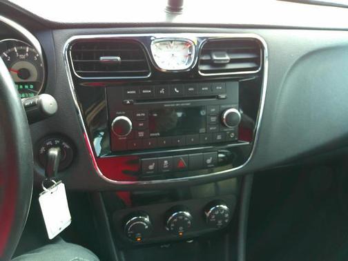 2013 Chrysler 200 Limited