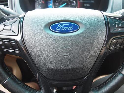 Oxford White 2016 Ford Explorer XLT