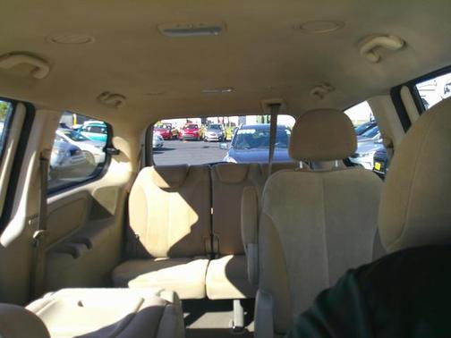 2012 Kia Sedona LX