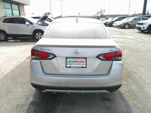 2021 Nissan Versa 1.6 SR