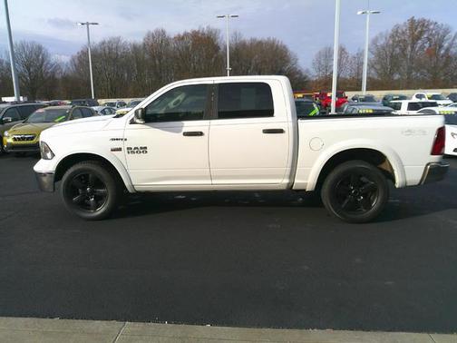 2016 RAM 1500 SLT