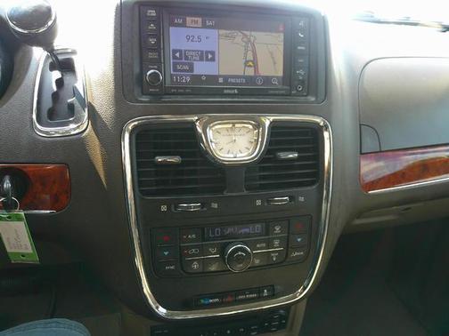 2012 Chrysler Town & Country Touring-L