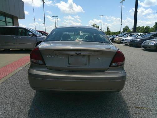 2005 Ford Taurus SEL