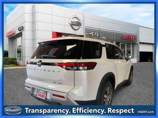 Everest White Pearl Tricoat 2025 Nissan Pathfinder SL 4WD