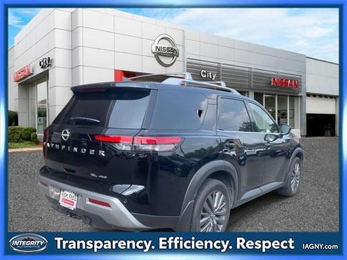 2024 Nissan Pathfinder SL 4WD