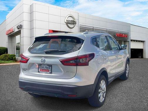 Brilliant Silver Metallic 2020 Nissan Rogue Sport SV