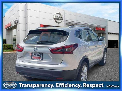 Brilliant Silver Metallic 2020 Nissan Rogue Sport SV