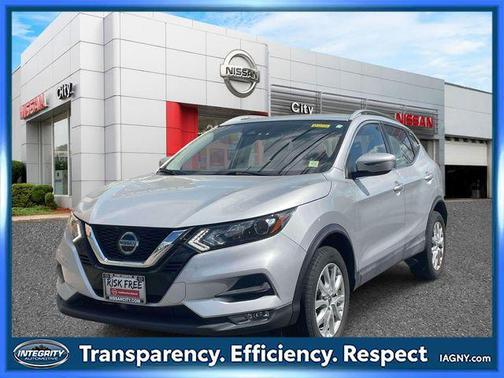 Brilliant Silver Metallic 2020 Nissan Rogue Sport SV