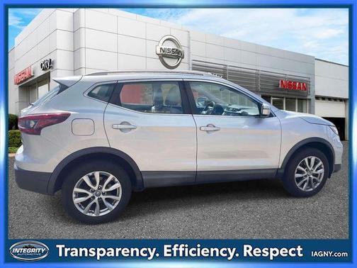 Brilliant Silver Metallic 2020 Nissan Rogue Sport SV