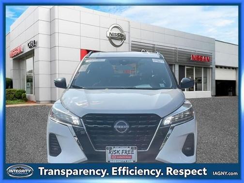 2024 Nissan Kicks SR