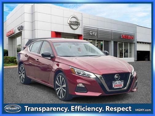 2022 Nissan Altima SR Intelligent AWD