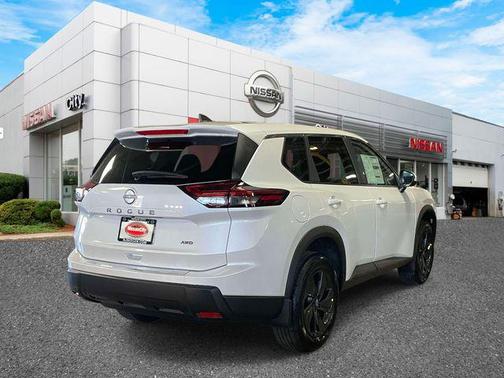 Everest White Pearl Tricoat 2026 Nissan Rogue SV