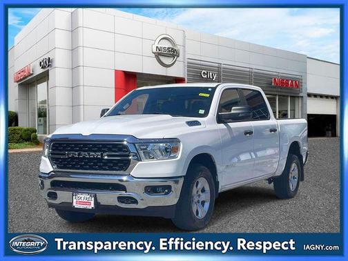 Bright White Clearcoat 2023 RAM 1500 Big Horn/Lone Star
