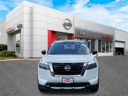 2025 Nissan Pathfinder Platinum 4WD