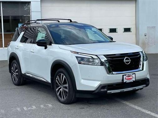 2025 Nissan Pathfinder Platinum 4WD