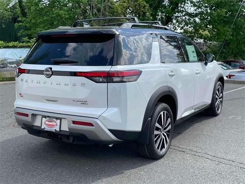 2025 Nissan Pathfinder Platinum 4WD