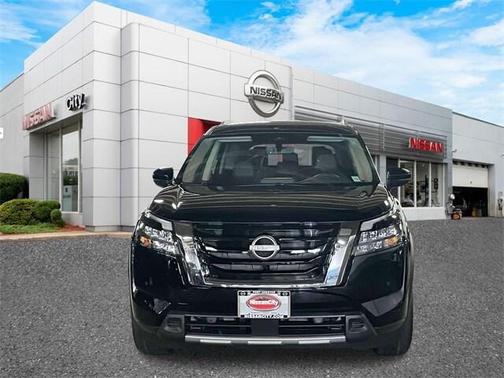 2025 Nissan Pathfinder SL 4WD