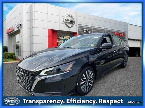 Super Black Clearcoat 2024 Nissan Altima 2.5 SV