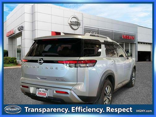 Brilliant Silver Metallic 2025 Nissan Pathfinder SL 4WD