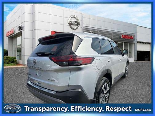 Brilliant Silver Metallic 2022 Nissan Rogue SV