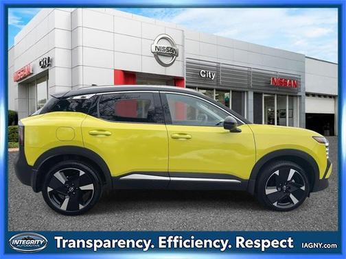 2025 Nissan Kicks SR