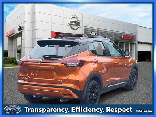 2023 Nissan Kicks SR