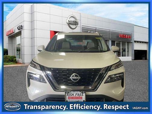Pearl White Tricoat 2023 Nissan Rogue SV