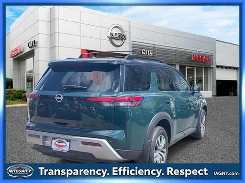2023 Nissan Pathfinder SL 4WD