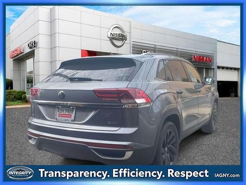 2022 Volkswagen Atlas Cross Sport 2.0T SE w/Technology 4MOTION