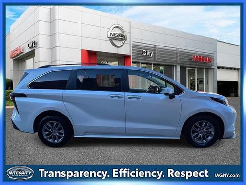 2024 Toyota Sienna XLE