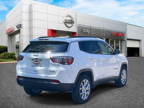 Bright White Clearcoat 2023 Jeep Compass Latitude Lux