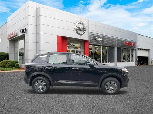 2025 Nissan Kicks S