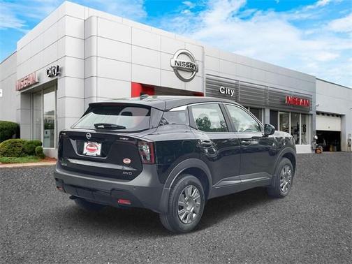 2025 Nissan Kicks S