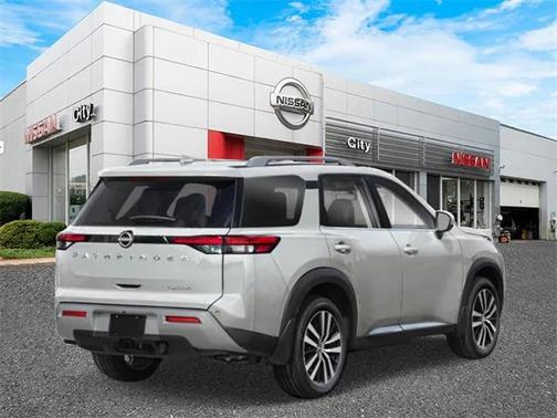2025 Nissan Pathfinder Platinum 4WD